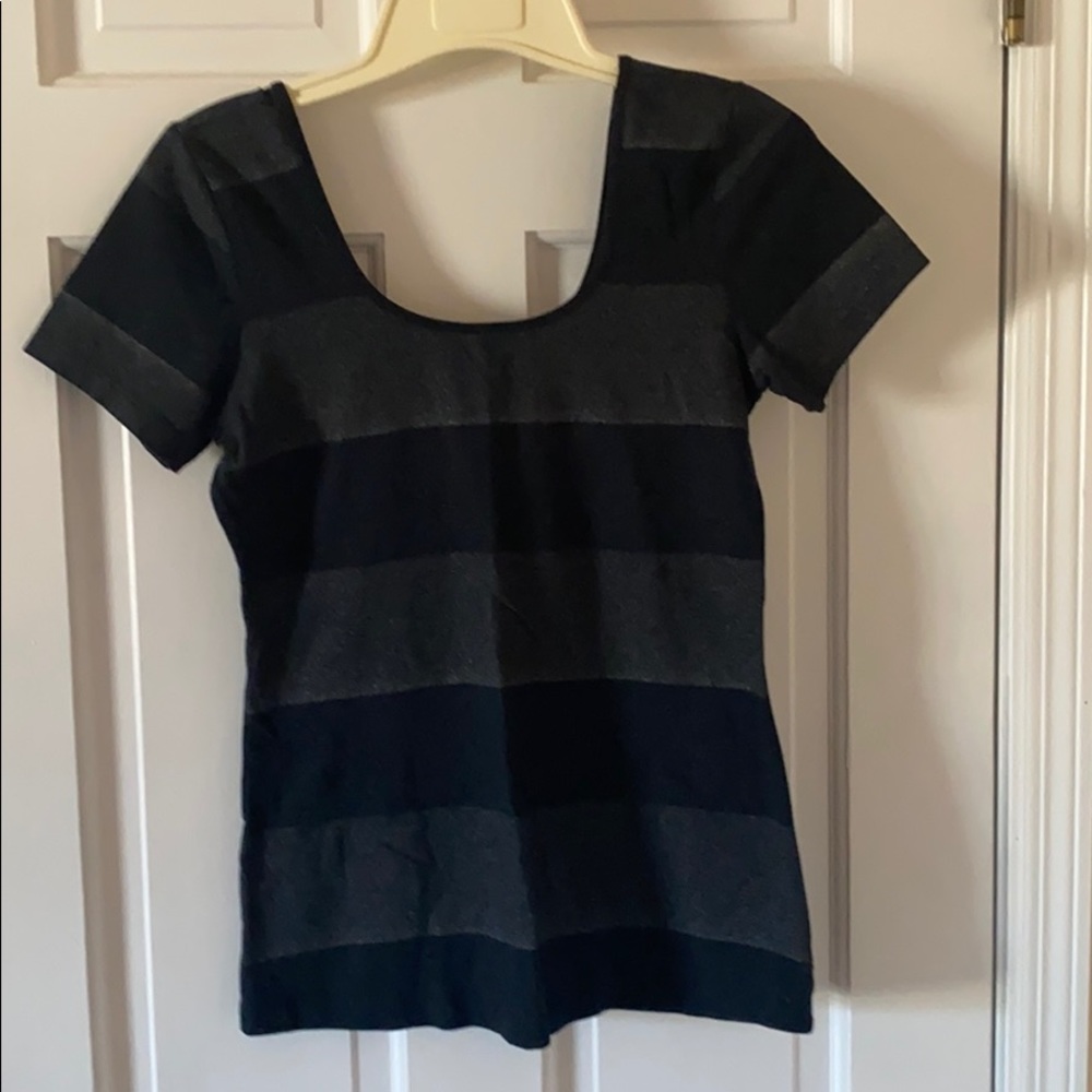 Scoop neck tee